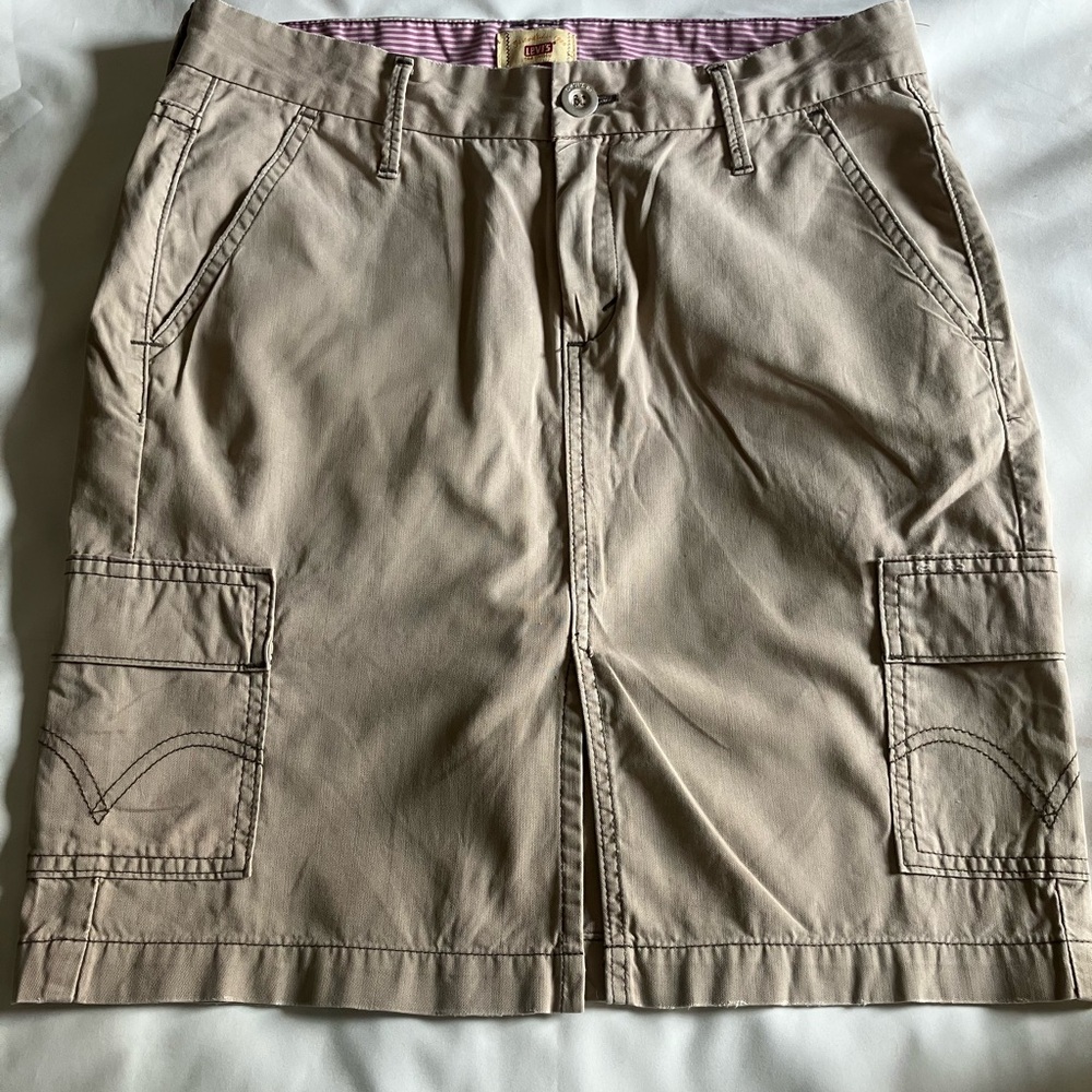 Beige Levi’s Cargo Skirt